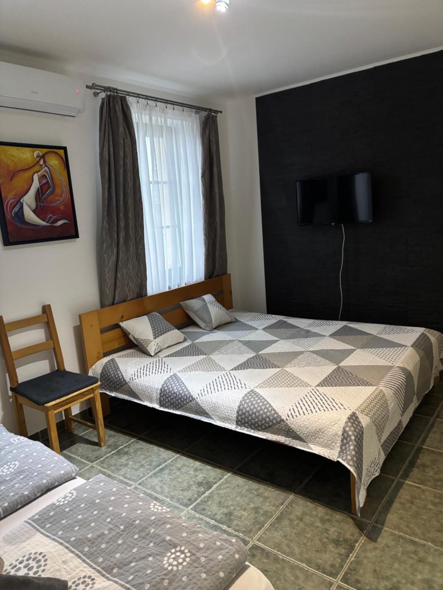 Guest house Max *
