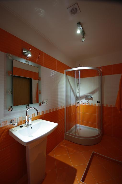 Guest house Max *